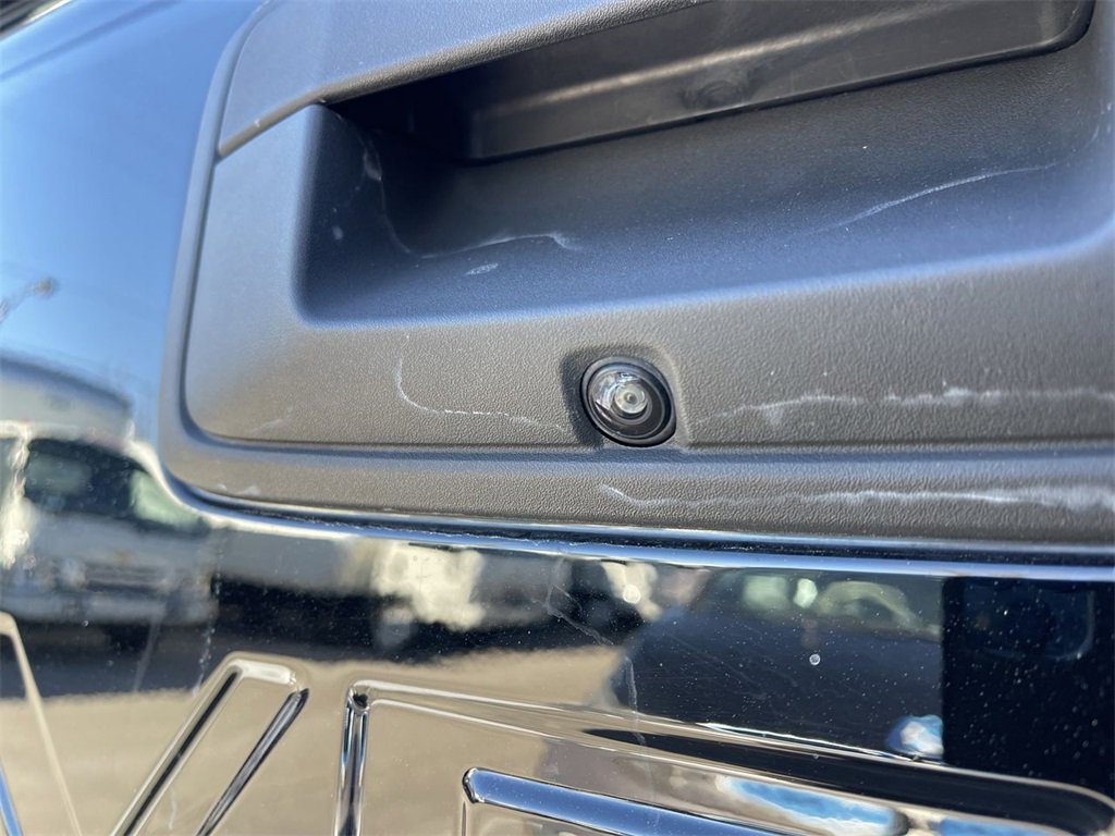 Used 2021 Chevrolet Colorado W/T w/ Custom Special Edition image 7