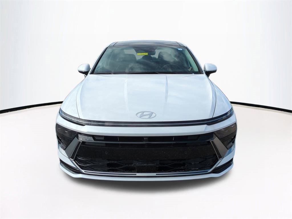 New 2025 Hyundai Sonata Limited image 3