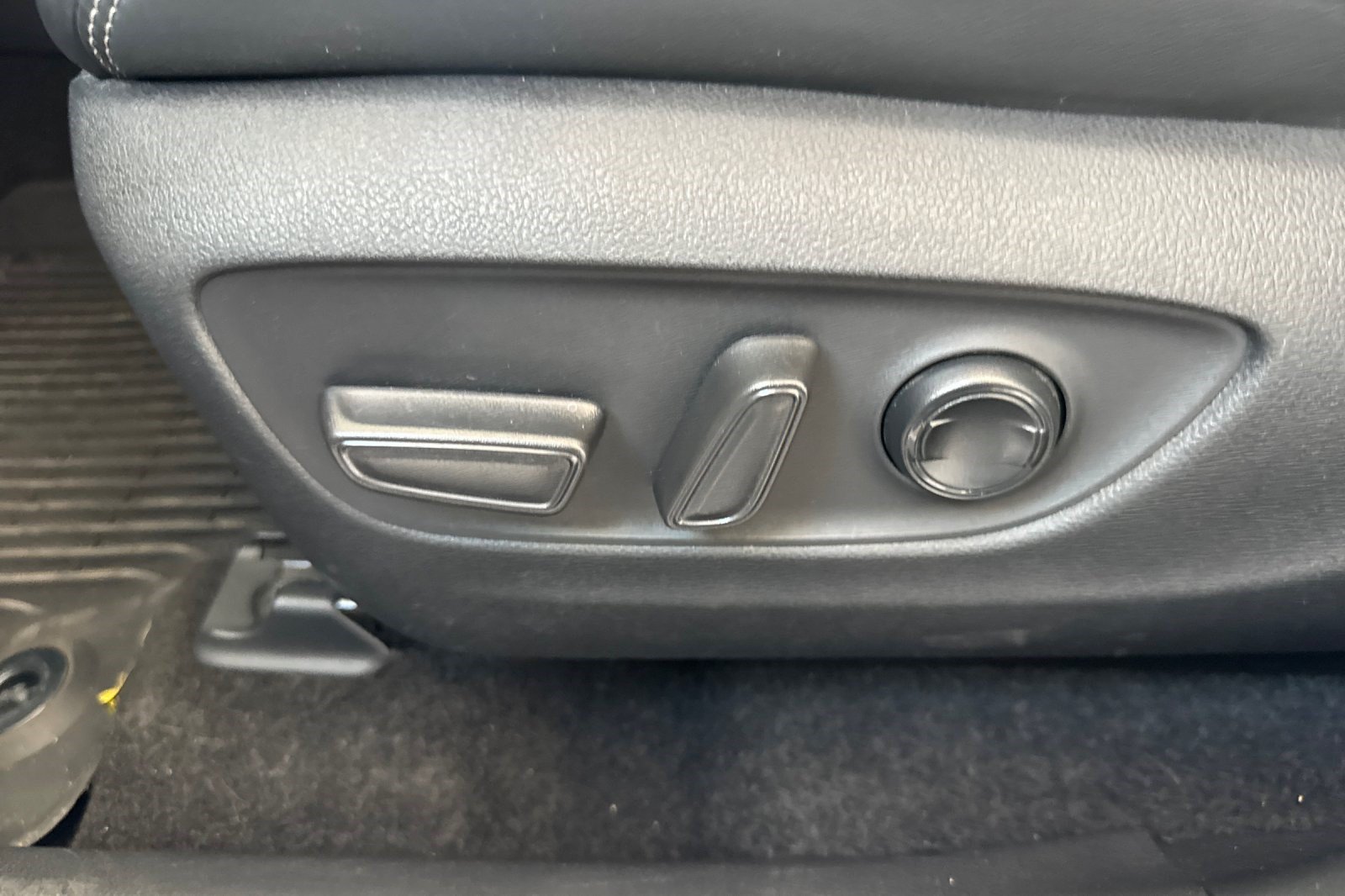 Used 2023 Toyota RAV4 Limited AWD/4WD image 14