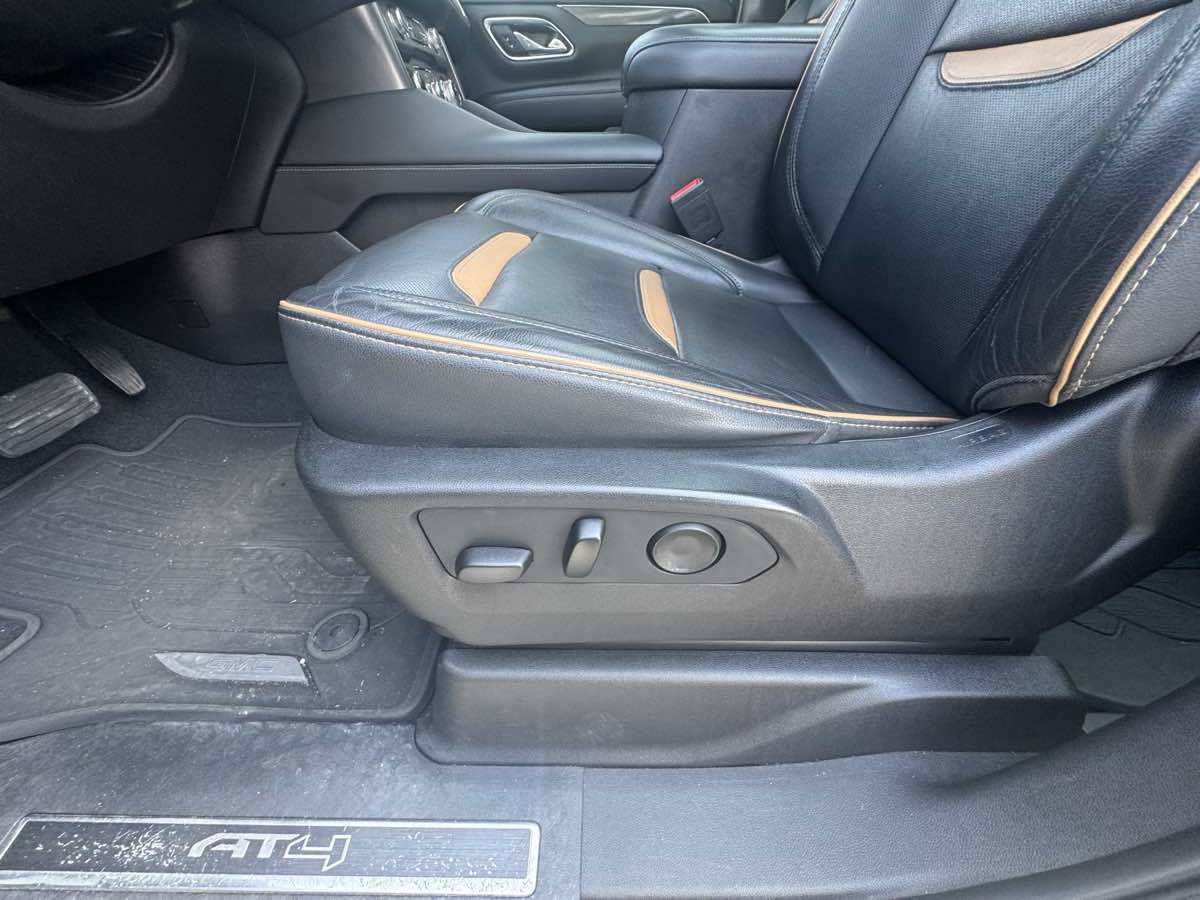 Used 2021 GMC Yukon AT4 AWD/4WD image 12