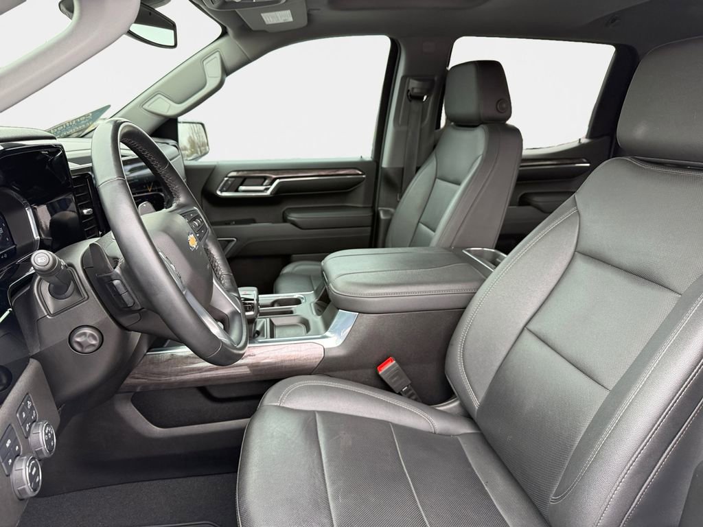 Used 2023 Chevrolet Silverado 1500 LTZ w/ LTZ Premium Package image 12