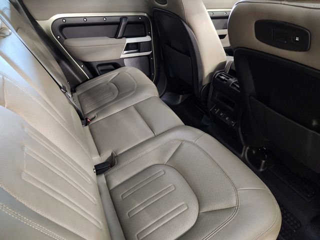 Used 2022 Land Rover Defender 110 S image 32