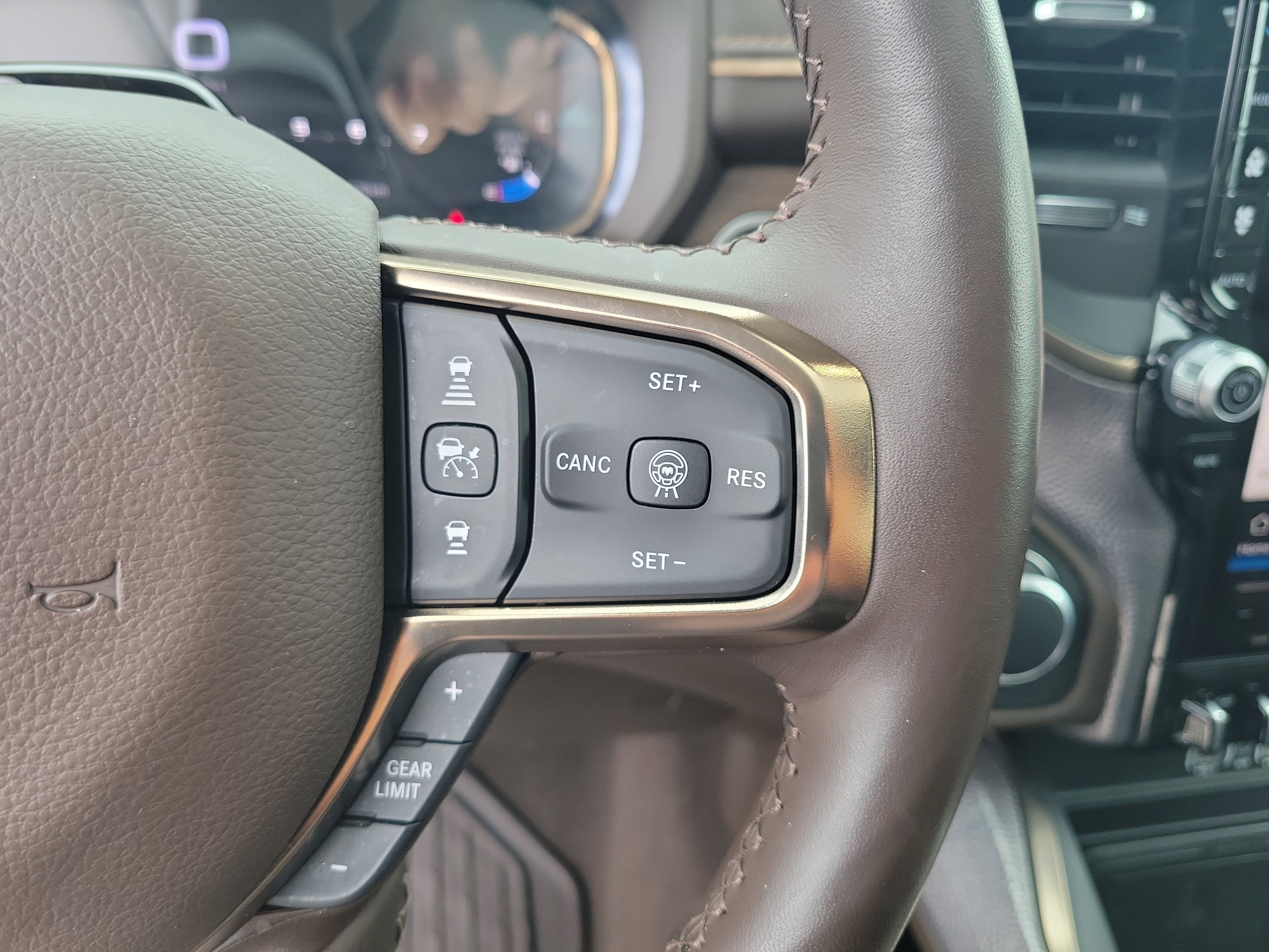 Used 2025 RAM 1500 Limited AWD/4WD image 24
