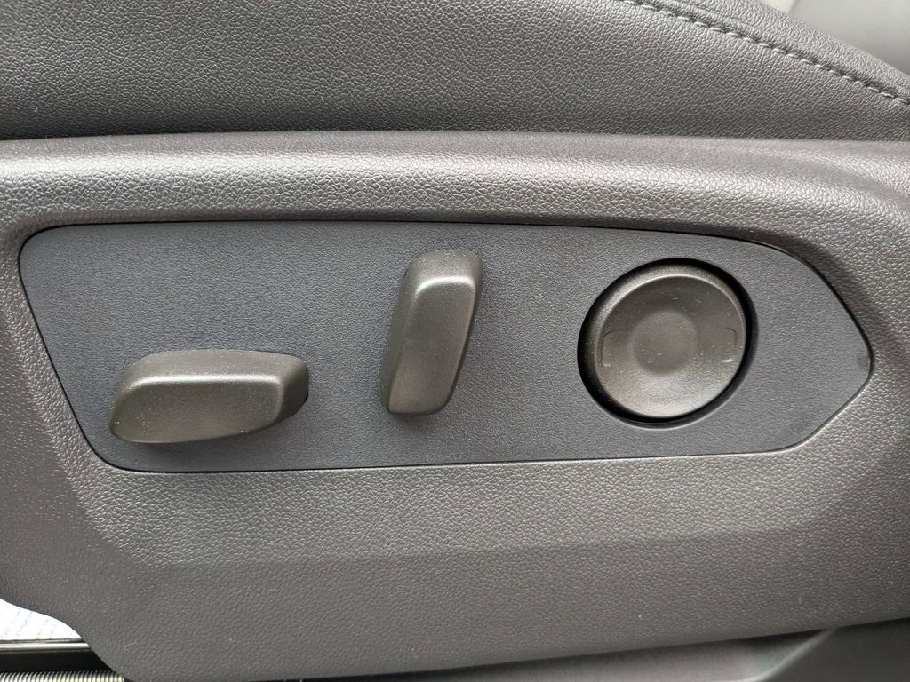 New 2026 Chevrolet Silverado 1500 RST w/ Dark Appearance Package image 21