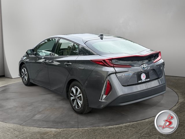 Used 2019 Toyota Prius Prime Premium FWD image 3