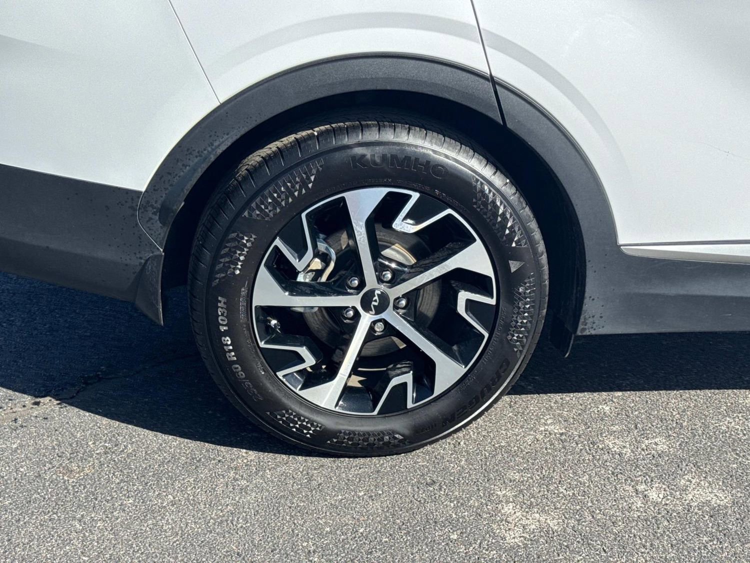 Used 2023 Kia Sportage EX image 11