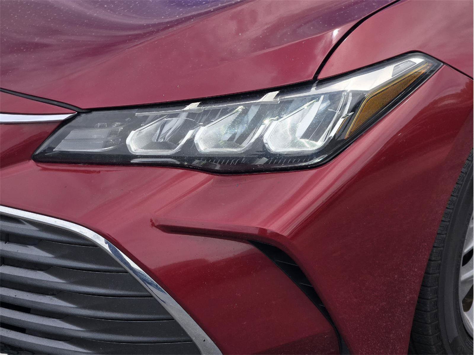 Used 2020 Toyota Avalon XLE w/ Moonroof Package FWD image 10