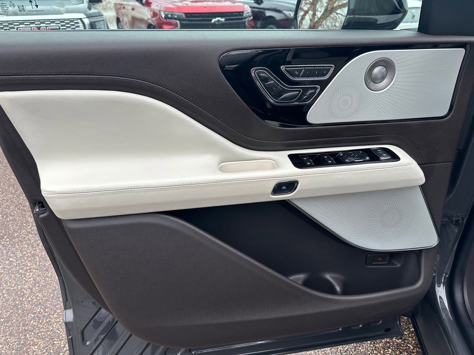 Used 2024 Lincoln Aviator Black Label w/ Dynamic Handling Package image 12