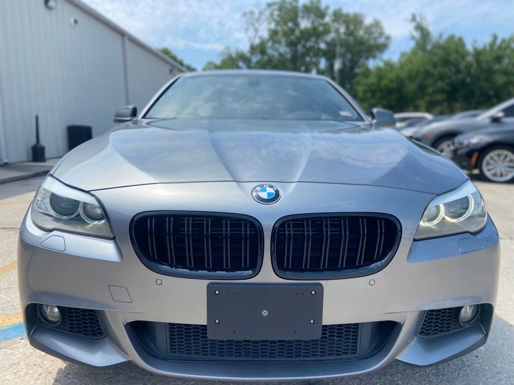 Used 2011 BMW 550i xDrive Sedan AWD/4WD image 8