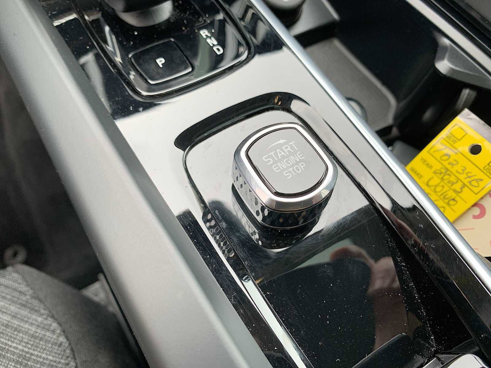 Used 2023 Volvo XC60 B5 Core image 17