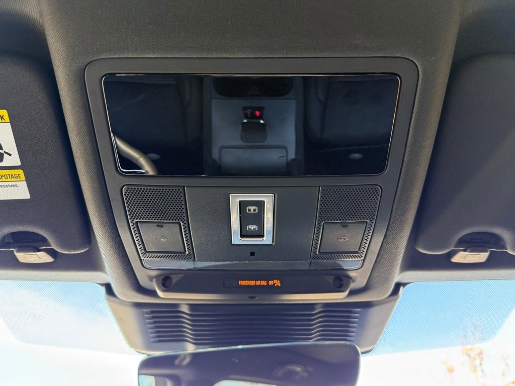 Used 2025 Land Rover Discovery Sport Dynamic SE image 26