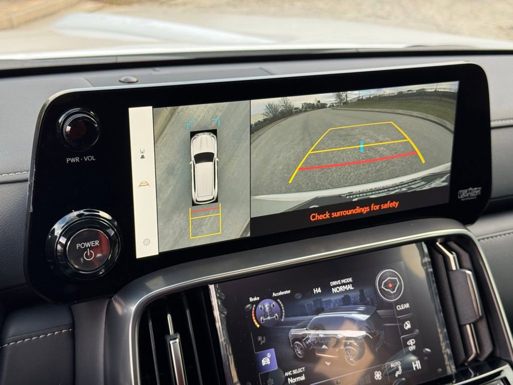 New 2026 Lexus LX 700h Overtrail image 4