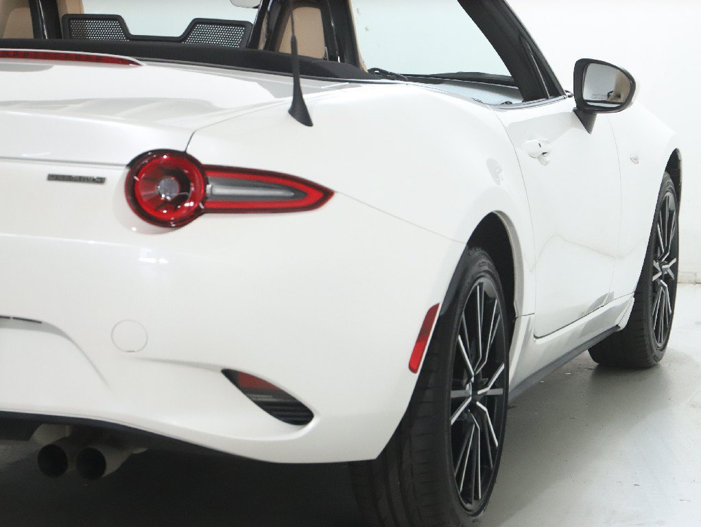 Certified 2024 MAZDA MX-5 Miata Grand Touring RWD image 46