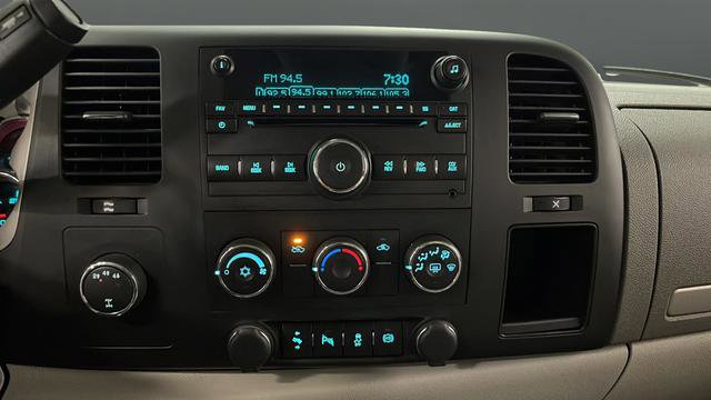 Used 2014 Chevrolet Silverado 2500 LT w/ Convenience Package image 12