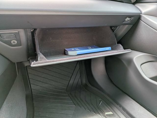 Used 2025 BMW 530i w/ Premium Package RWD image 26