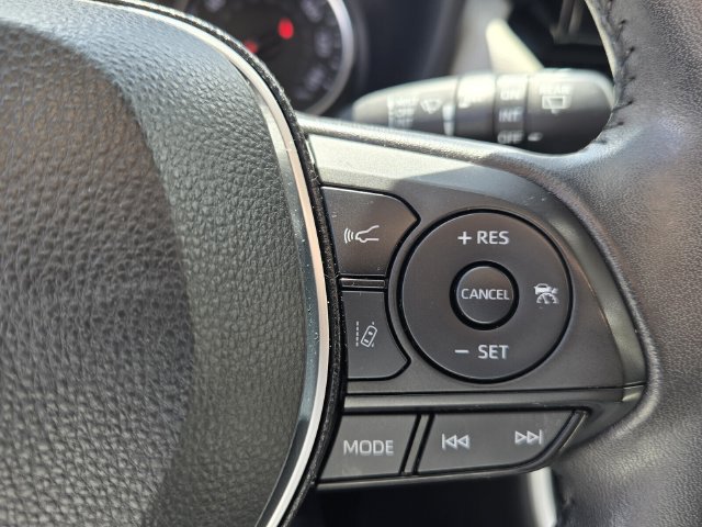 Used 2022 Toyota RAV4 XLE Premium FWD image 27