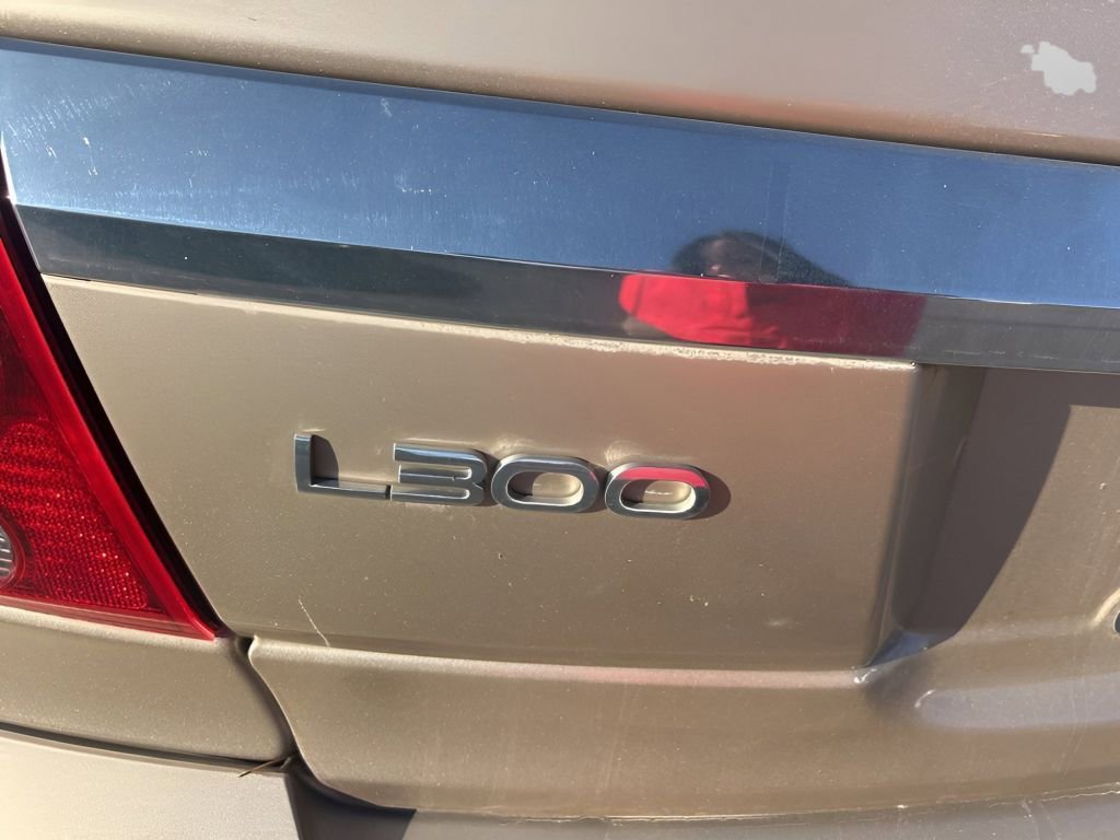 Used 2004 Saturn L-Series L300 image 22