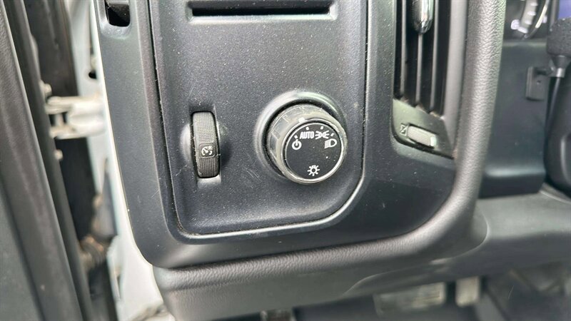 Used 2015 Chevrolet Silverado 1500 W/T RWD image 24