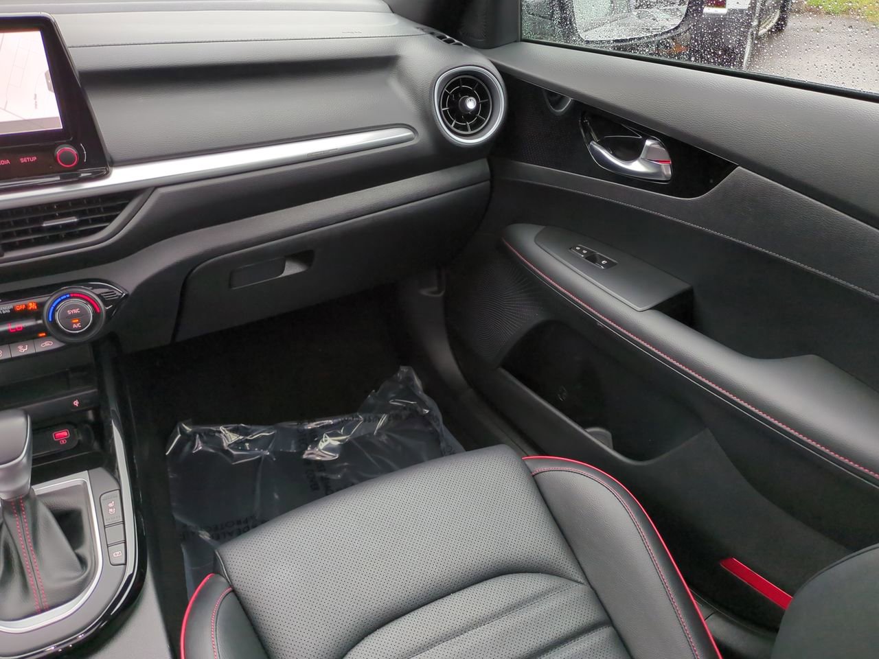 Certified 2024 Kia Forte GT w/ GT2 Package FWD image 16