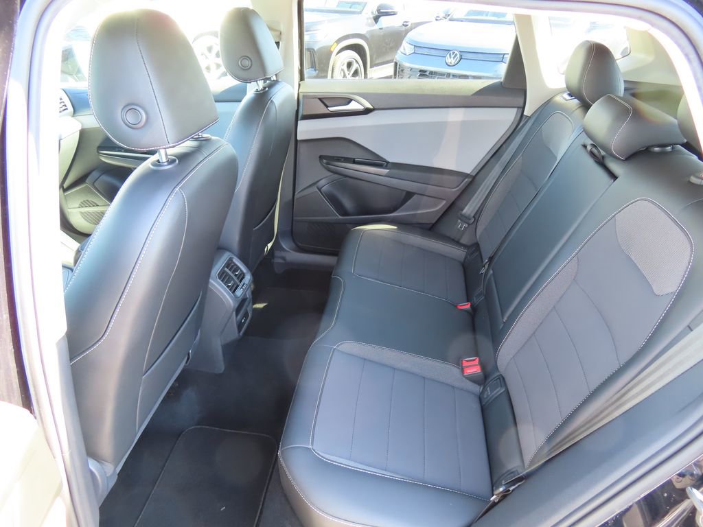 Used 2022 Volkswagen Taos SE image 23