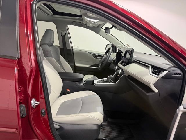 Used 2025 Toyota RAV4 XLE Premium image 29