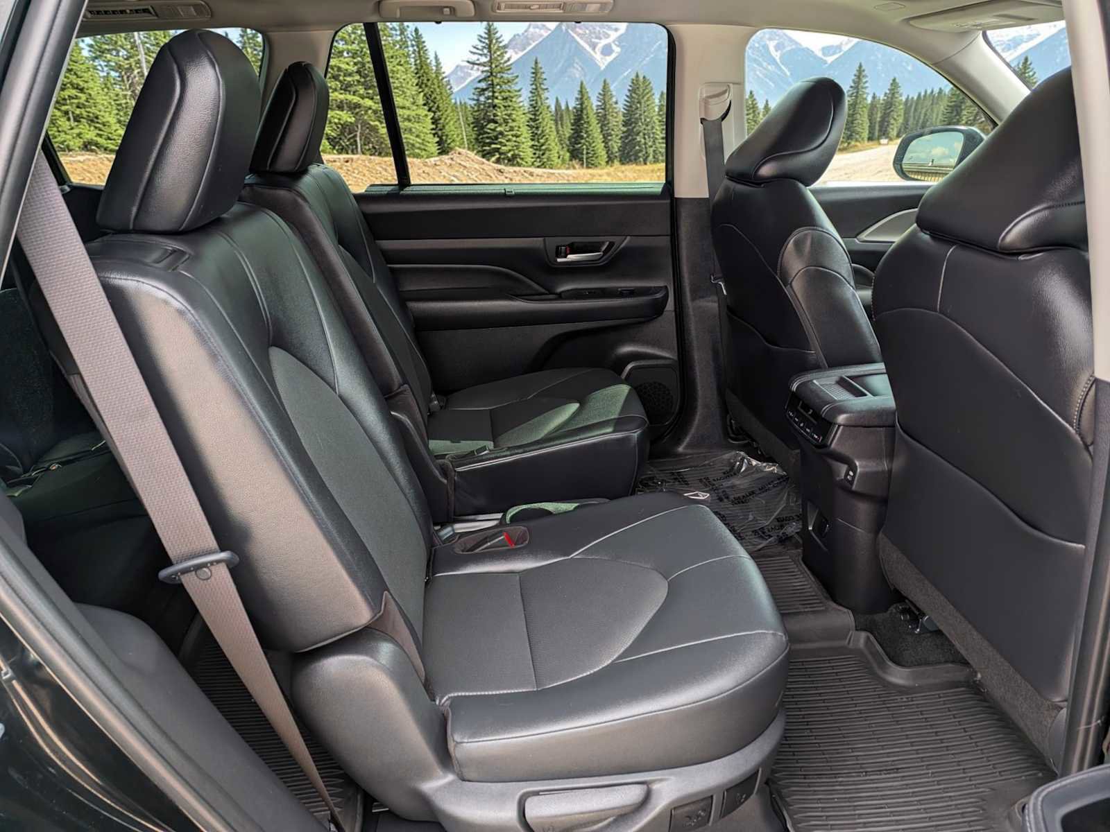 Used 2024 Toyota Grand Highlander AWD image 22