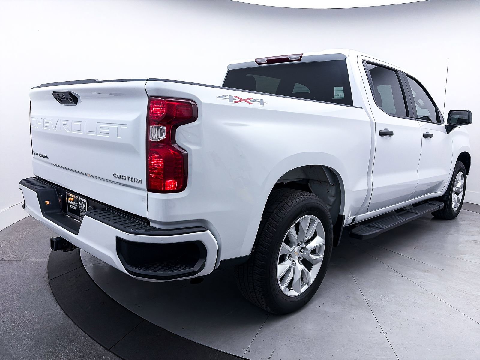 Used 2023 Chevrolet Silverado 1500 Custom image 14