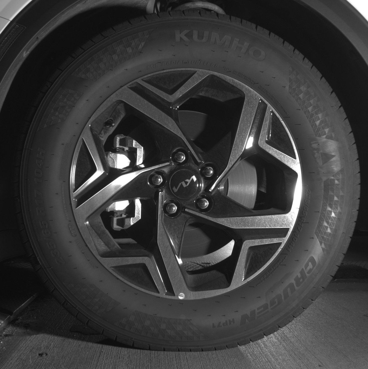 Used 2025 Kia Sportage LX image 12