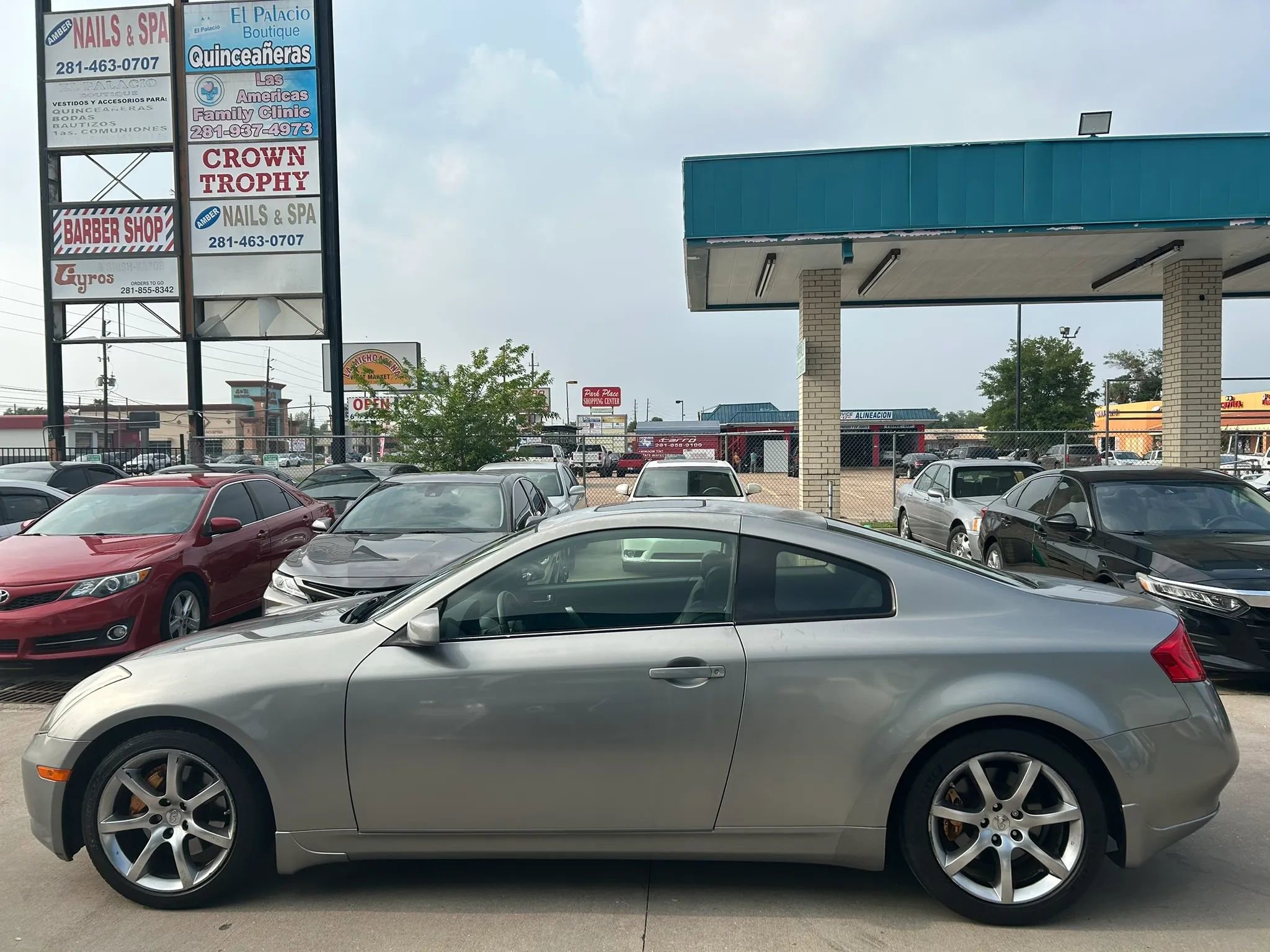 Used 2004 INFINITI G35 Coupe w/ Premium Pkg RWD image 2