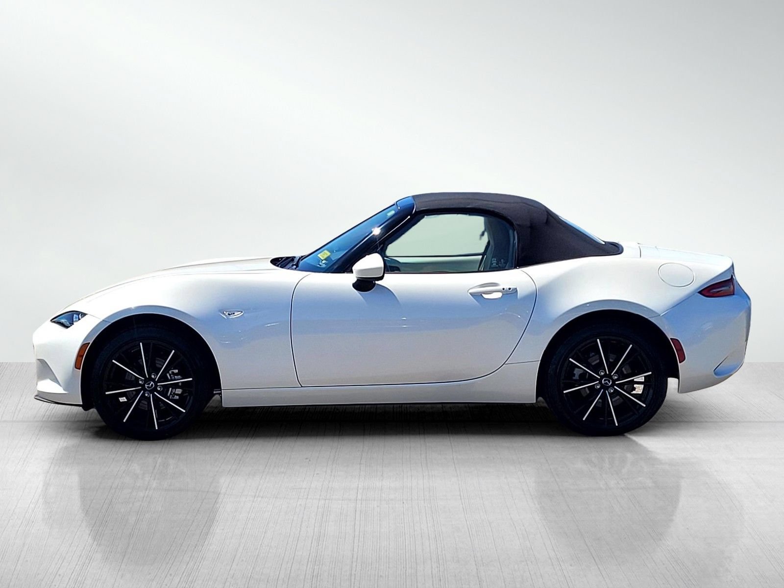 Certified 2025 MAZDA MX-5 Miata Grand Touring RWD image 10