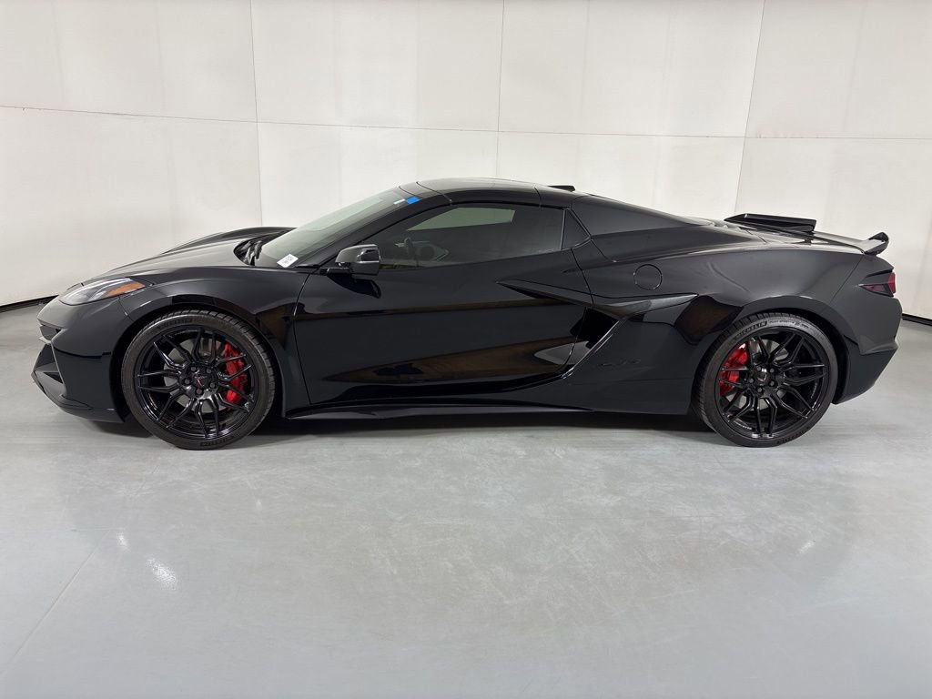 Used 2023 Chevrolet Corvette Z06 RWD image 6