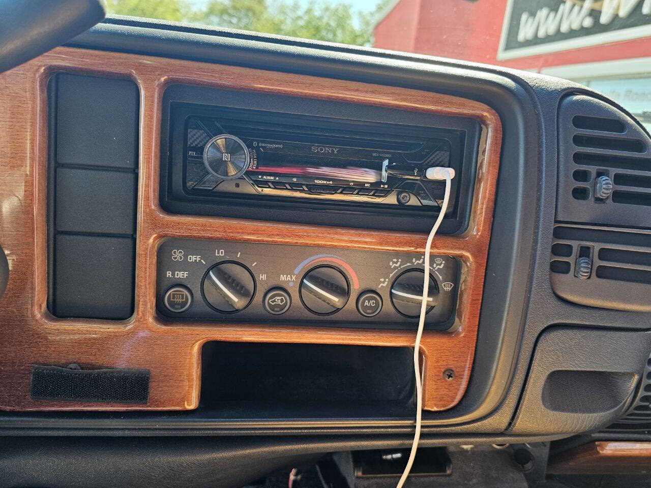 Used 1995 Chevrolet Suburban 4WD image 15