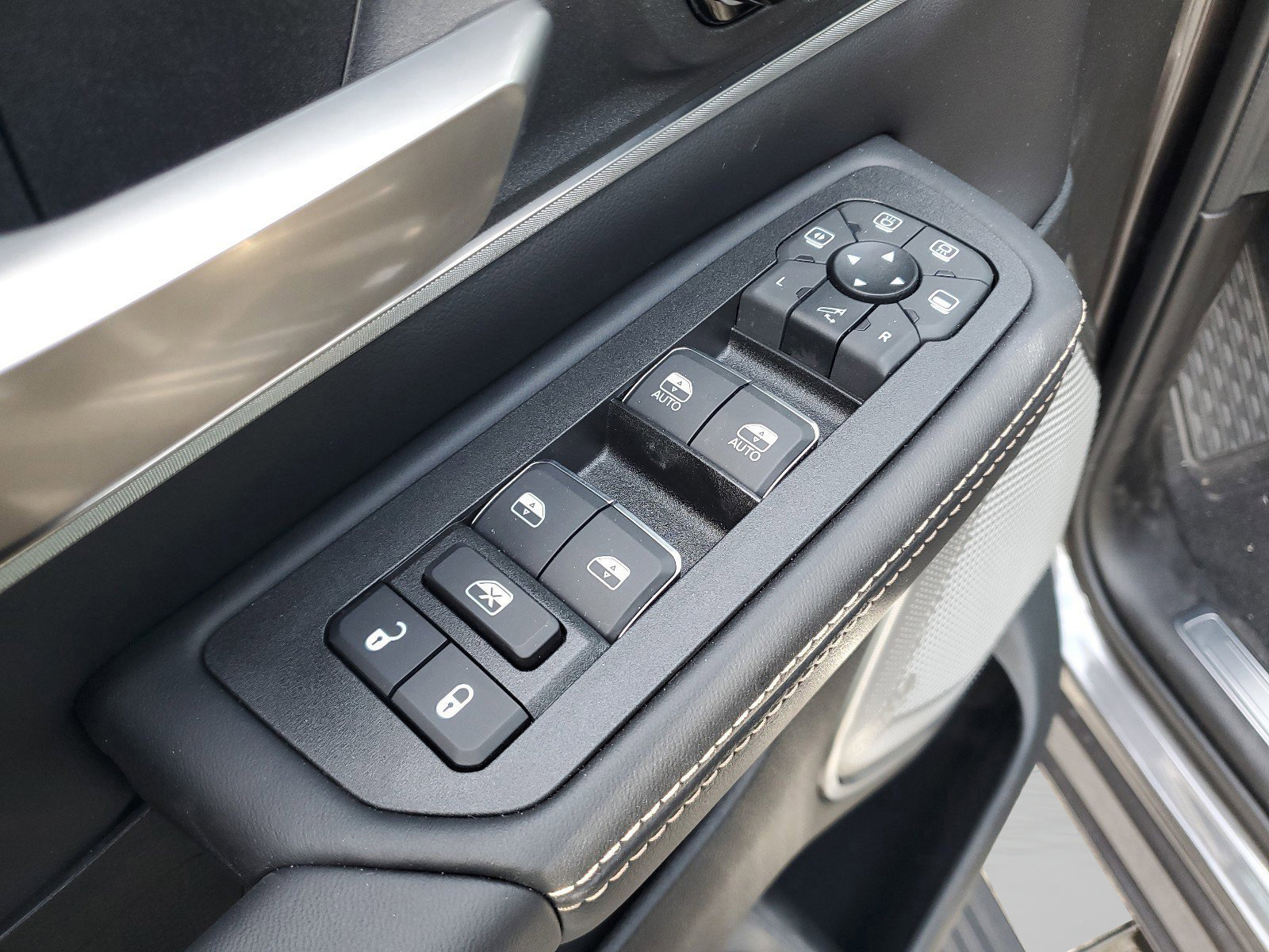 New 2026 RAM 1500 Tungsten w/ Trailer Tow Group image 30