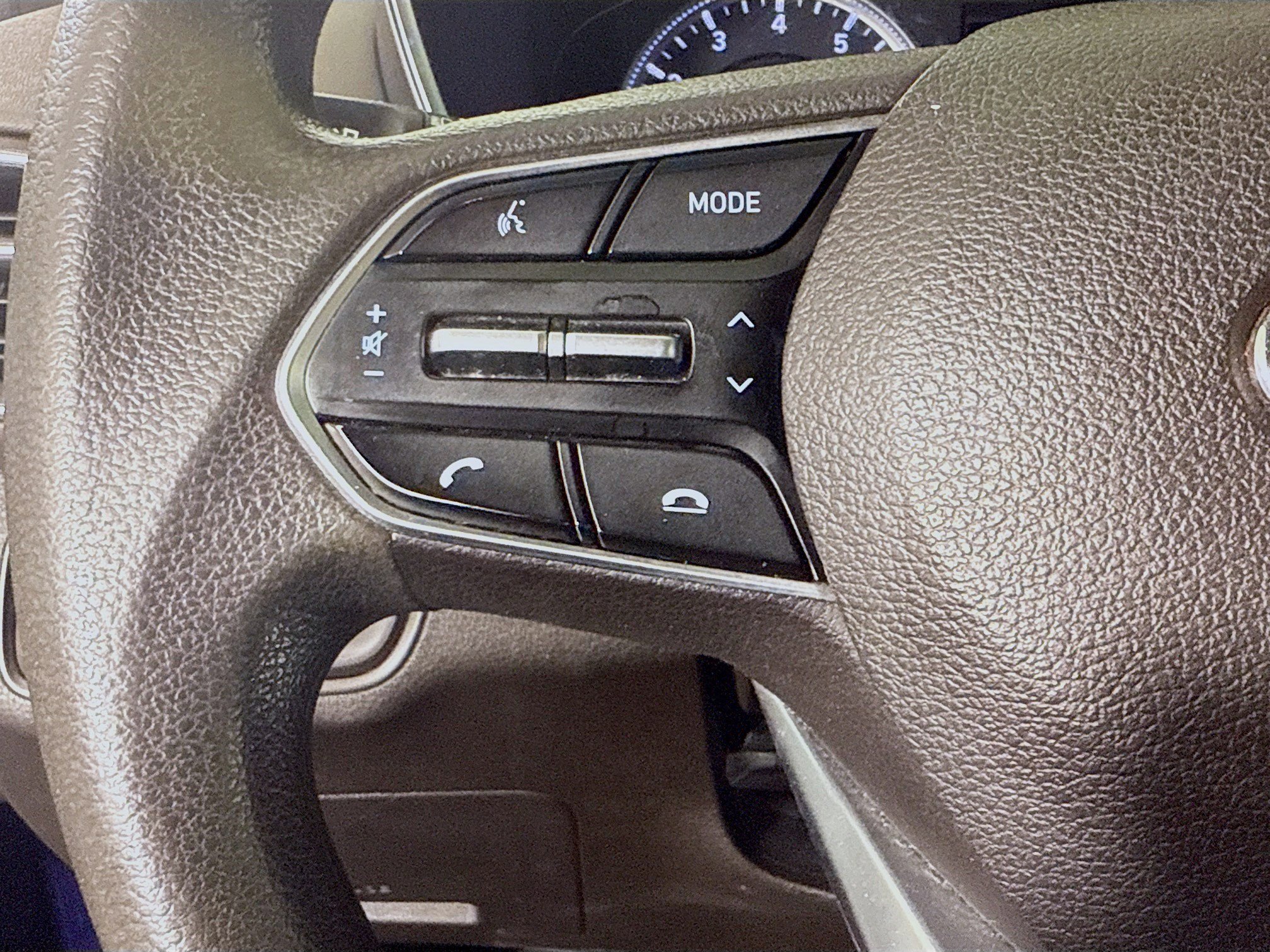 Used 2019 Hyundai Santa Fe SE image 11