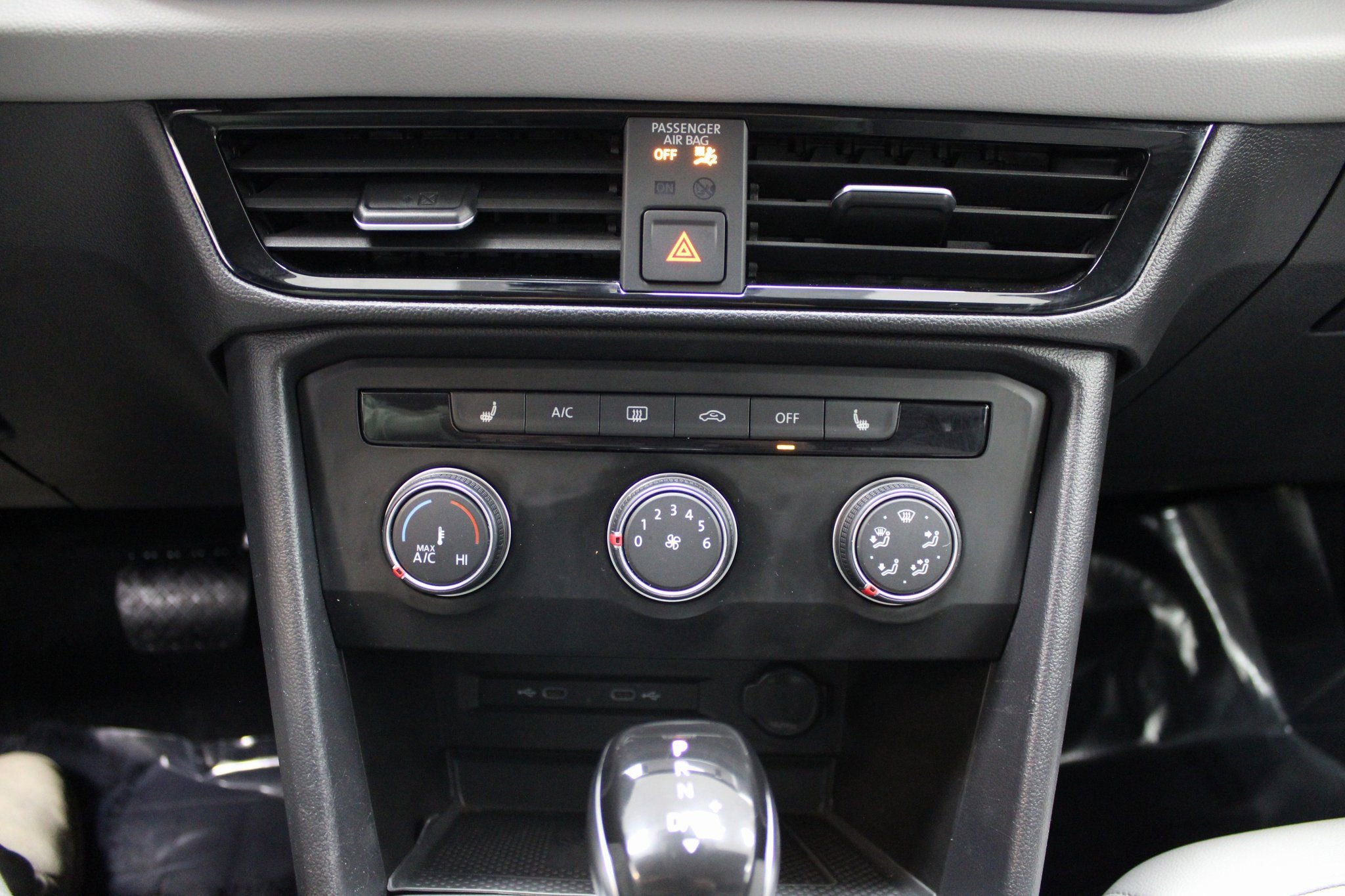 Used 2022 Volkswagen Taos SE image 42