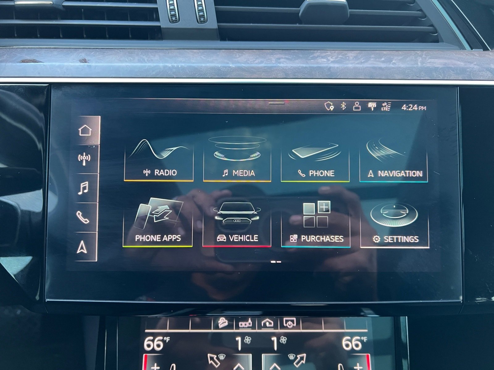 Used 2020 Audi e-tron Premium Plus image 23