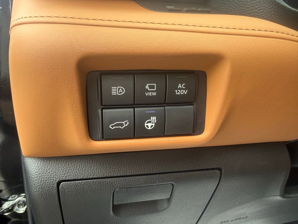 Used 2025 Toyota Highlander Platinum AWD/4WD image 17