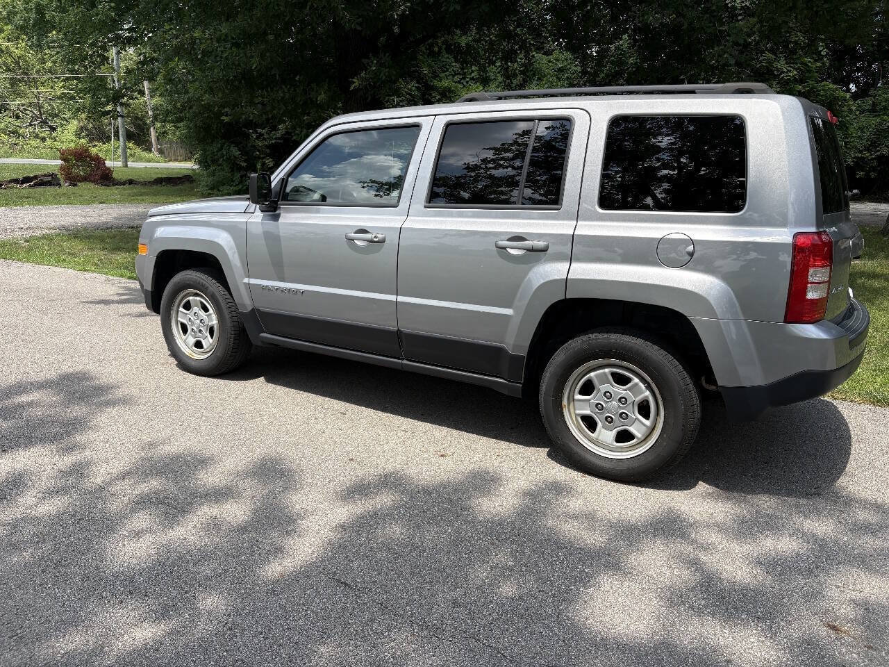 Used 2016 Jeep Patriot Sport w/ Power Value Group AWD/4WD image 4