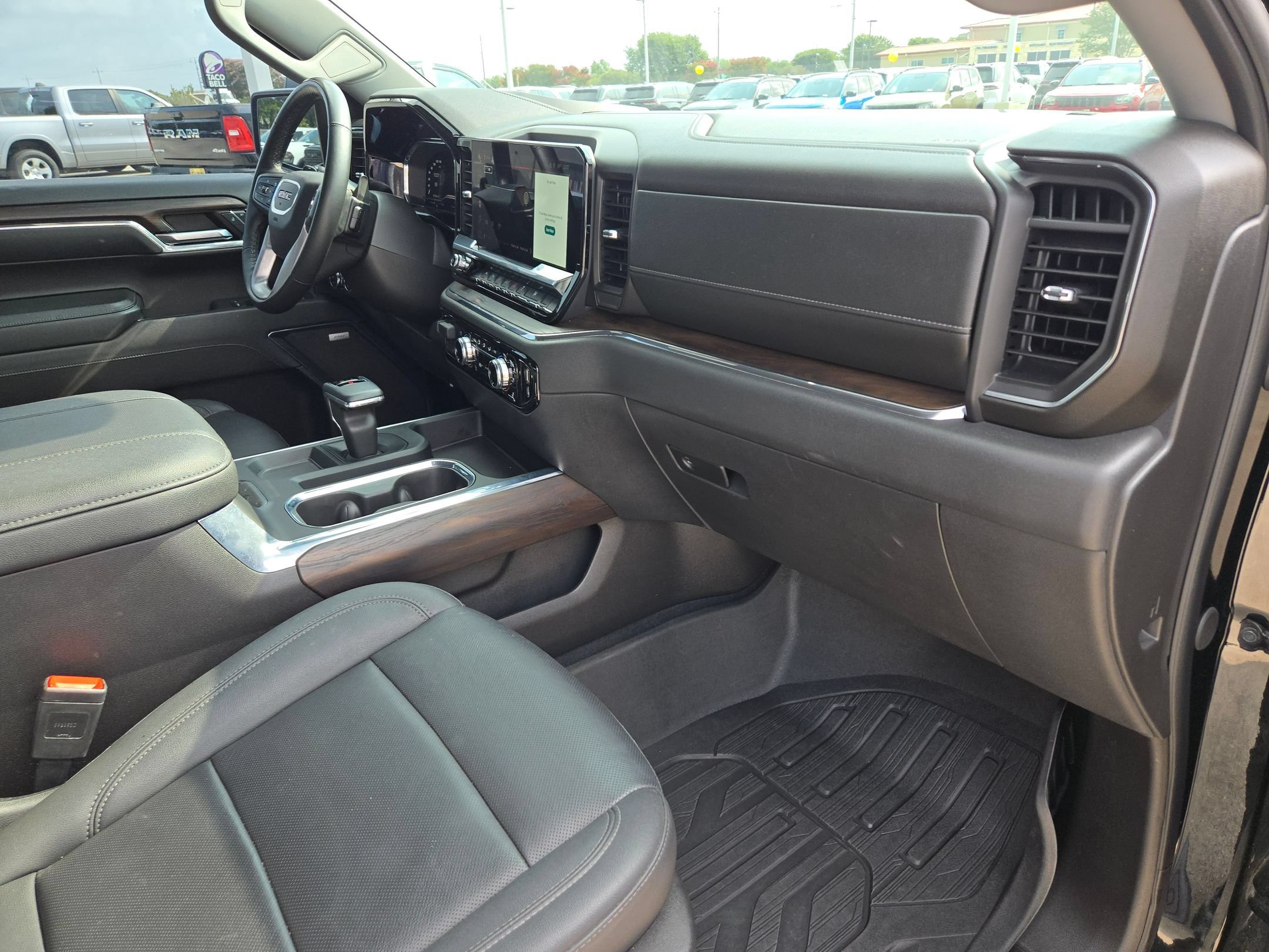 Used 2024 GMC Sierra 1500 SLT RWD image 28