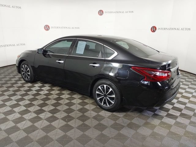 Used 2017 Nissan Altima 2.5 SR w/ Midnight Edition Package FWD image 7