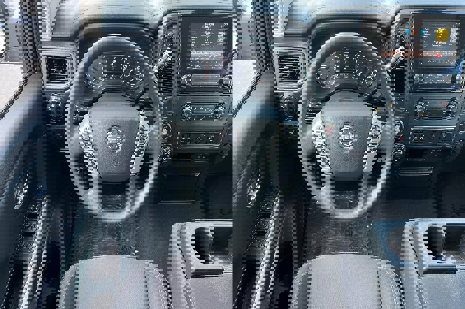 Used 2023 Nissan Titan SV image 14