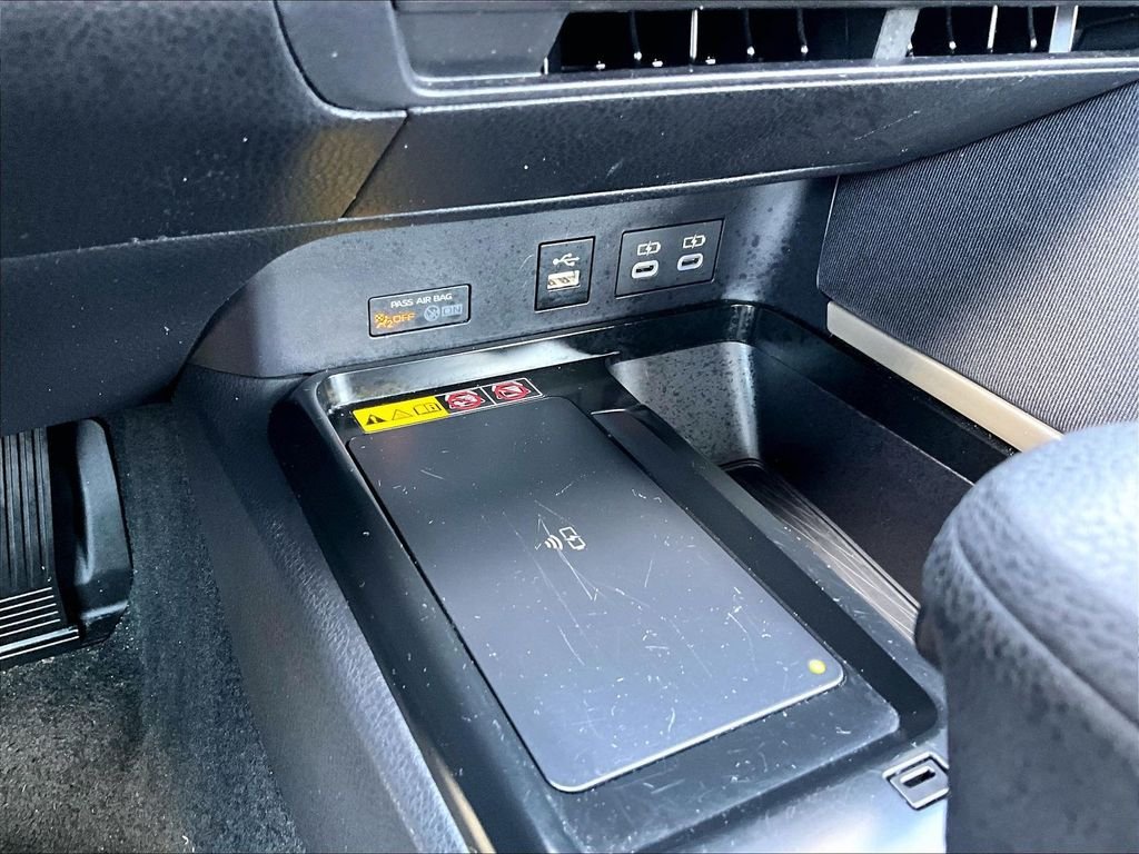 Used 2025 Toyota Camry LE FWD image 27
