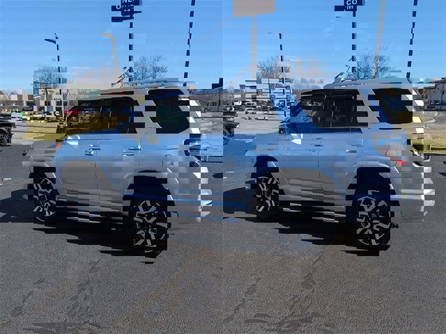 Used 2016 Toyota 4Runner Limited image 3