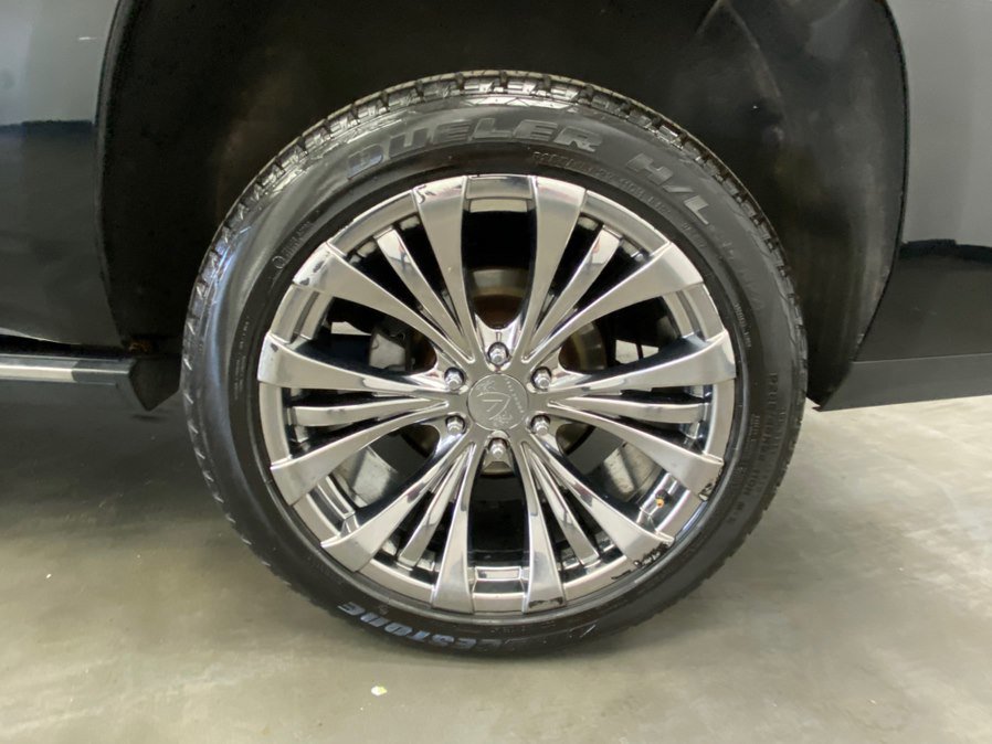 Used 2017 Cadillac Escalade Platinum AWD/4WD image 18