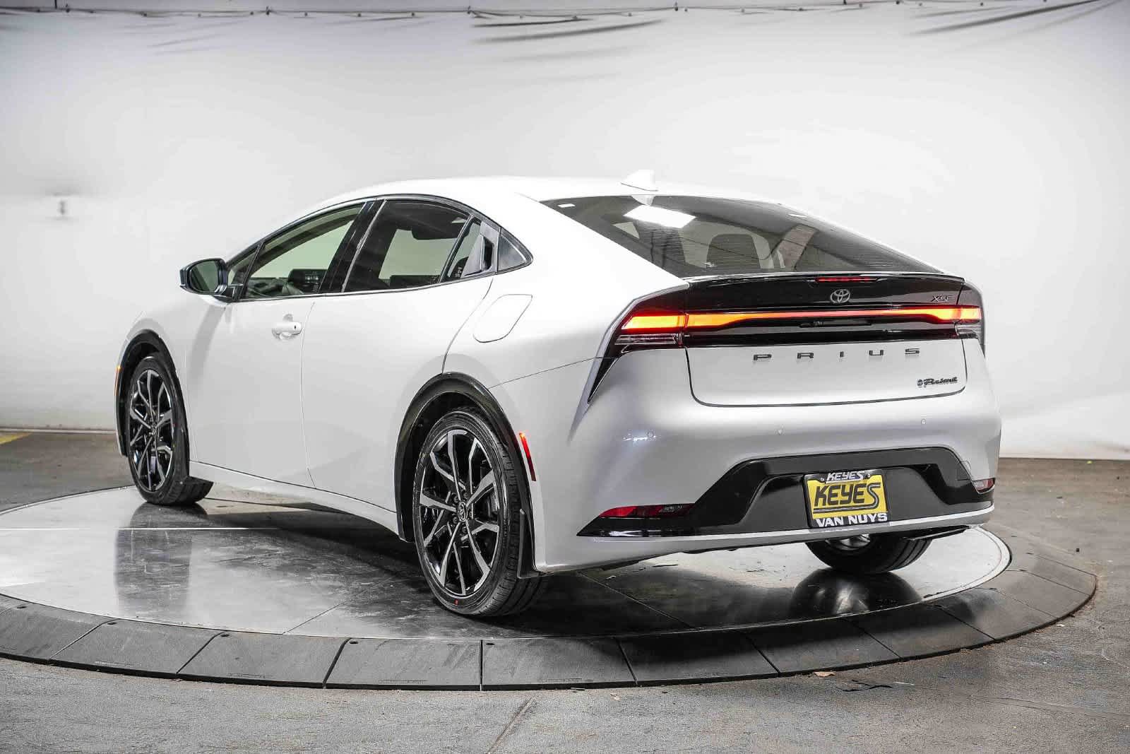 Certified 2023 Toyota Prius Prime FWD image 2
