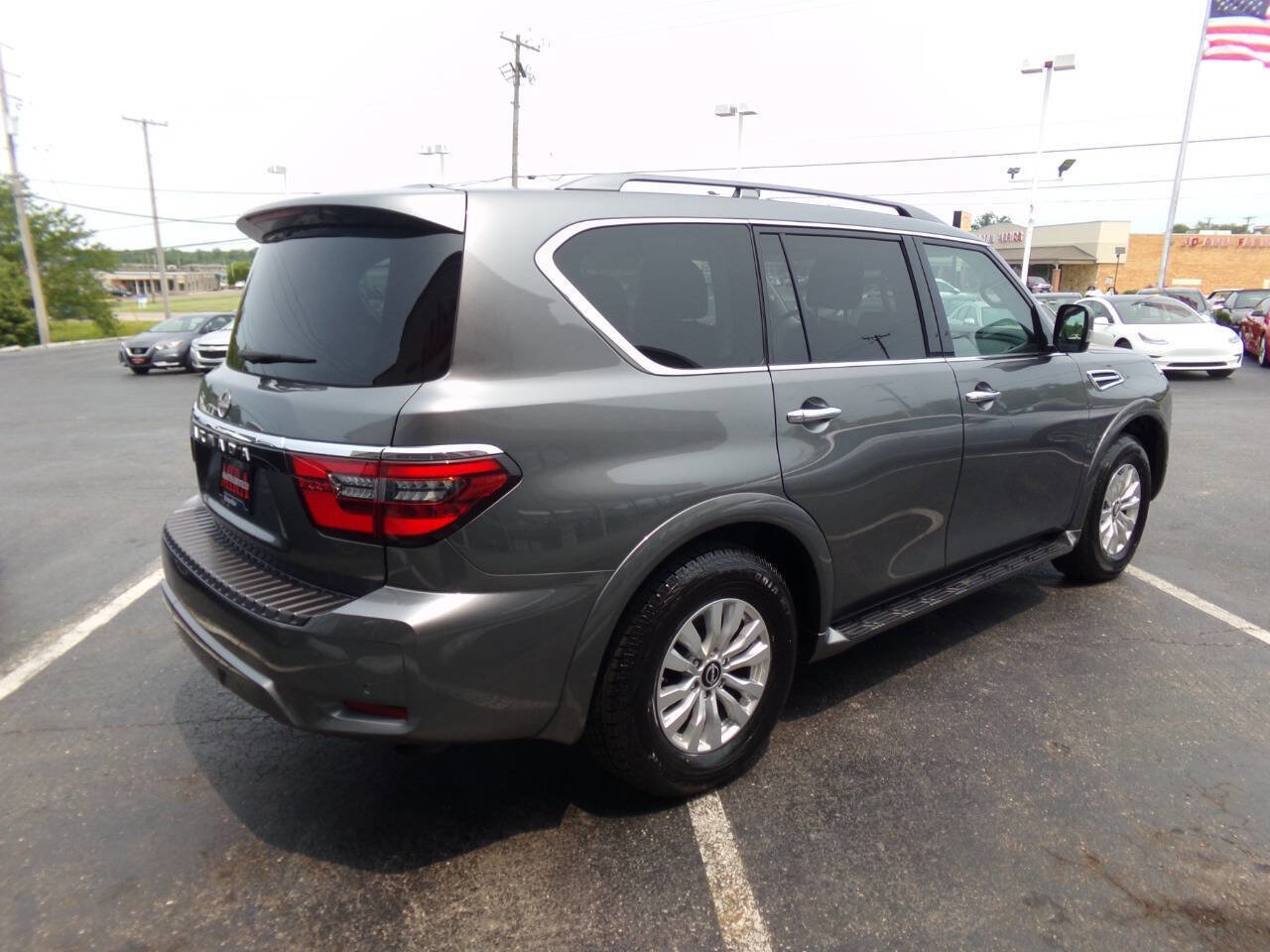 Used 2023 Nissan Armada SV image 7