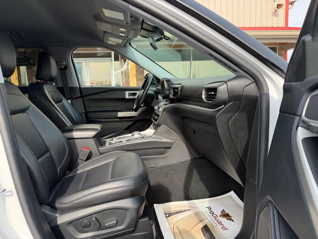 Used 2021 Ford Explorer XLT w/ Equipment Group 202A image 27