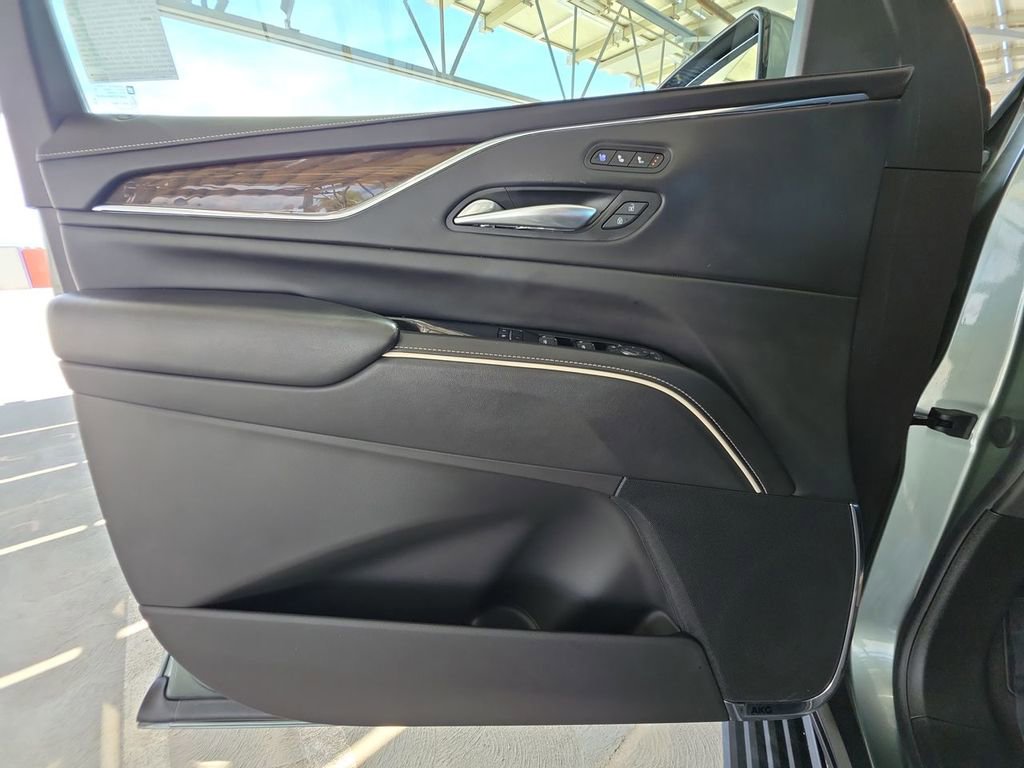 Certified 2024 Cadillac Escalade Premium Luxury Platinum image 23