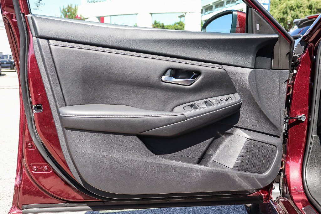 Certified 2025 Nissan Sentra SV FWD image 21