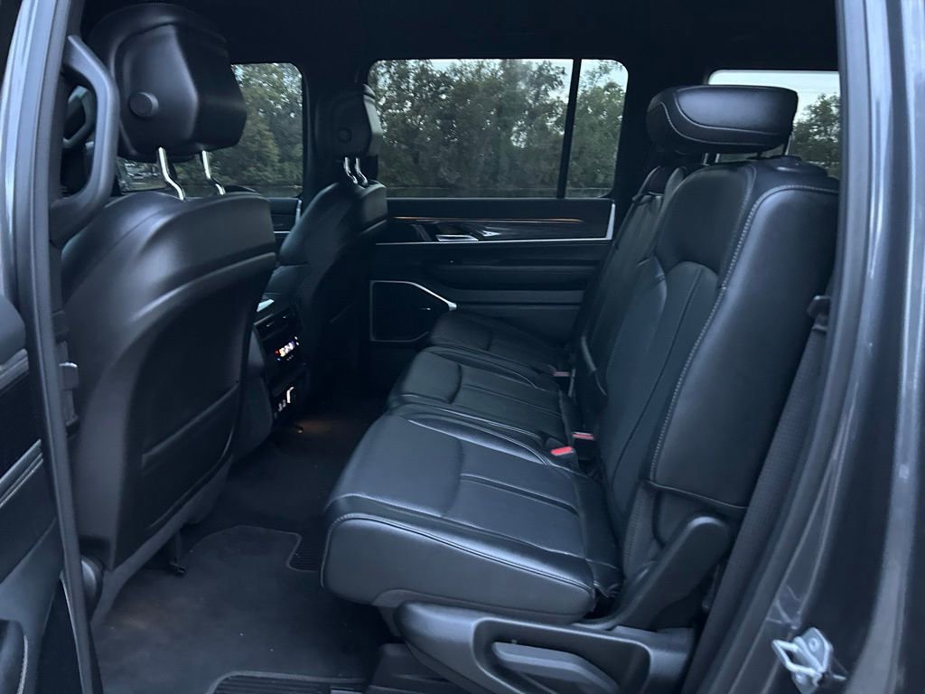 Used 2022 Jeep Wagoneer Series II image 13